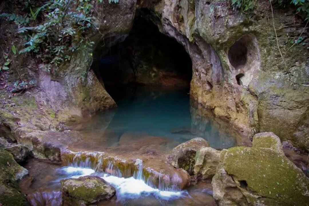 atm-cave-belize-011080x720